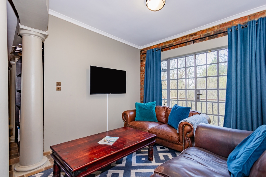 6 Bedroom Property for Sale in Vierlanden Western Cape